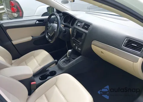 2017 Volkswagen Jetta 1.4T Se z USA, uszkodzony, nr VIN 3VWDB7AJ6HM360388